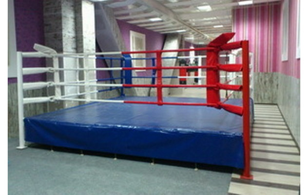 Ринг боксерский на помосте Atlet 5х5 м, высота 1 м, две лестницы, боевая зона 4х4 м IMP-A445 600_380