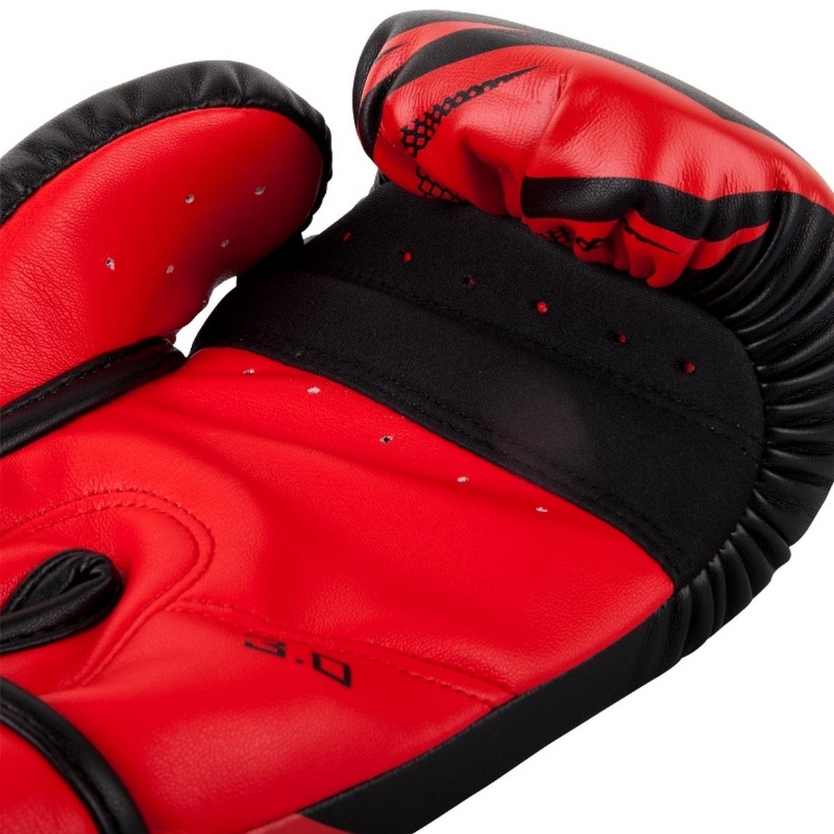 Перчатки Venum Challenger 3.0 03525-100-10oz черный\красный 1200_1200