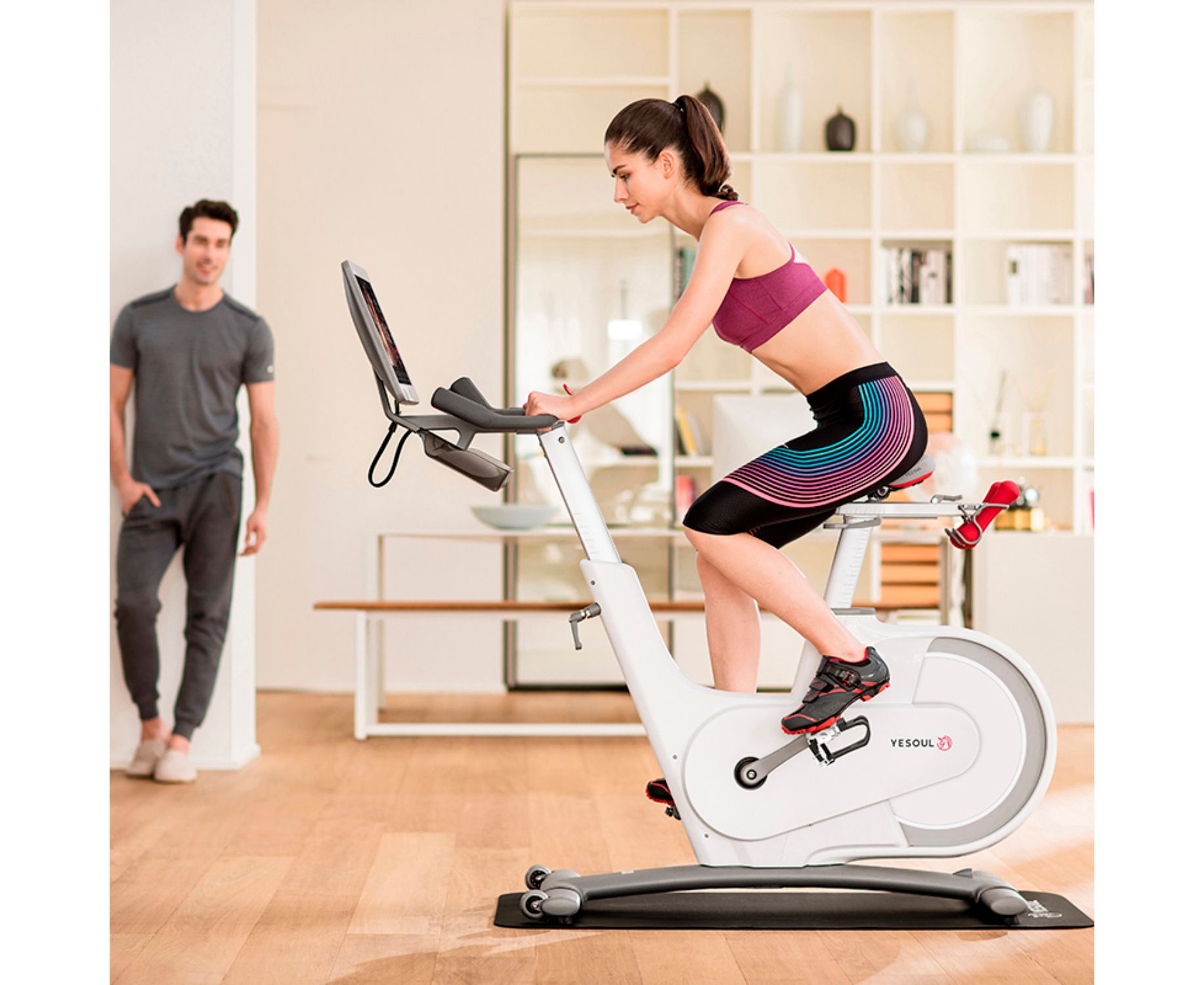 Велотренажер Yesoul Smart Spinning bike V1 PLUSE белый 1834_1500