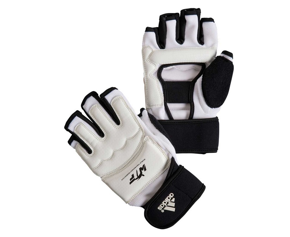 Перчатки для тхэквондо Adidas WTF Fighter Gloves белые adiTFG01 979_800