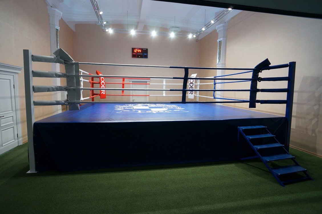 Ринг боксерский на помосте Atlet 7,8х7,8 м, высота 1 м, три лестницы,боевая зона 6,1х6,1 м IMP-E436 1129_750