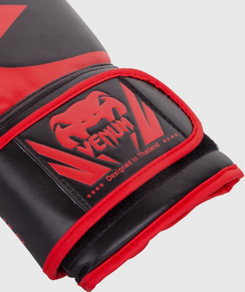 Перчатки Venum Challenger 2.0 Exclusive 0661-100-14oz черный\красный 1004_1200