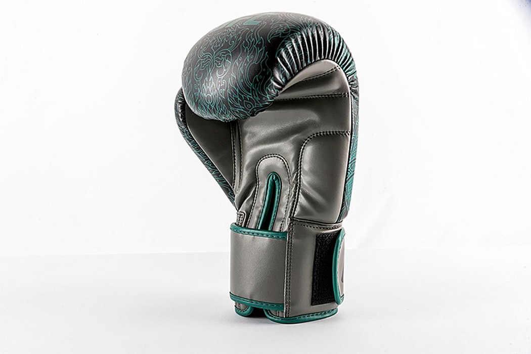 Боксерские перчатки UFC PRO Thai Naga Green, 16oz 1050_700